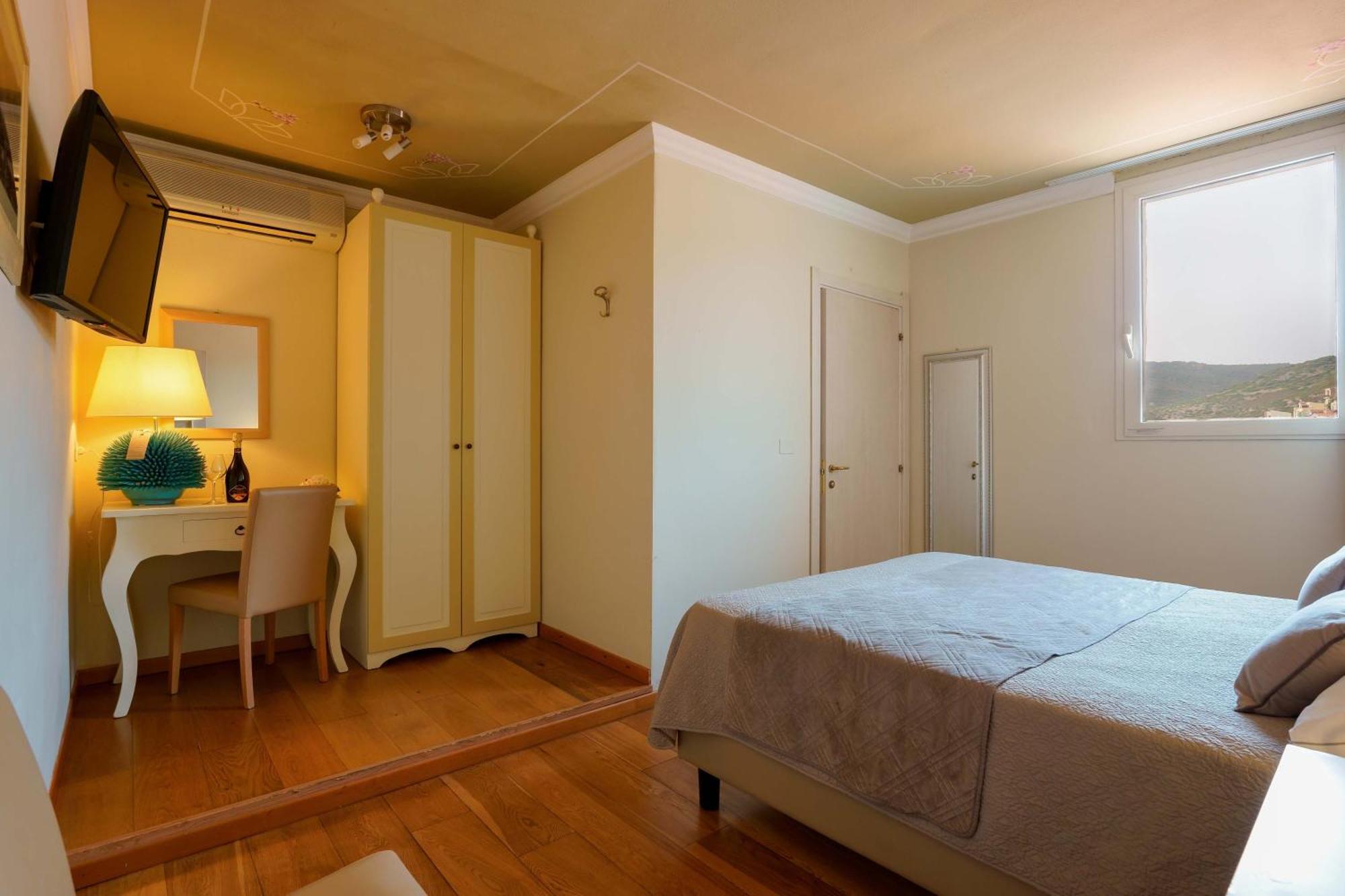 Palazzo Pischedda Hotel Bosa Cameră foto